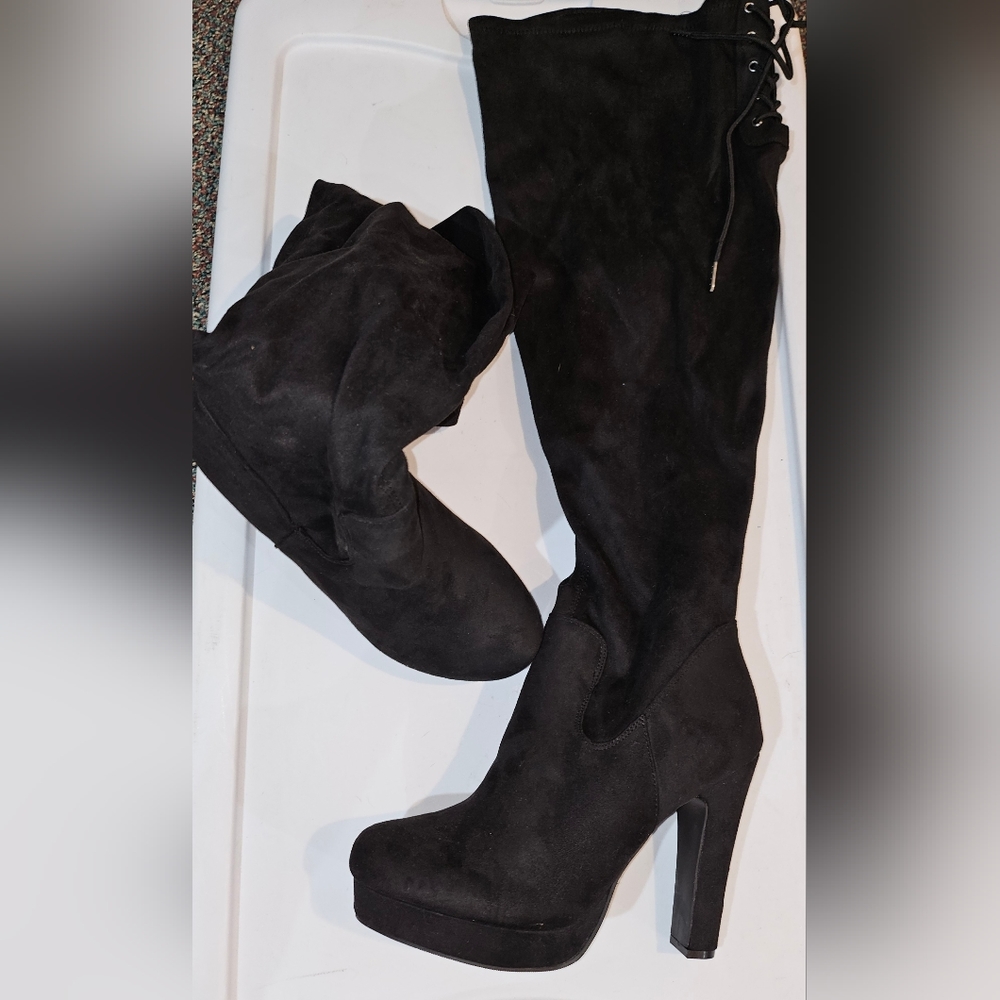 NWT Torrid Over The Knee Platform Boots. Size 10.5.
